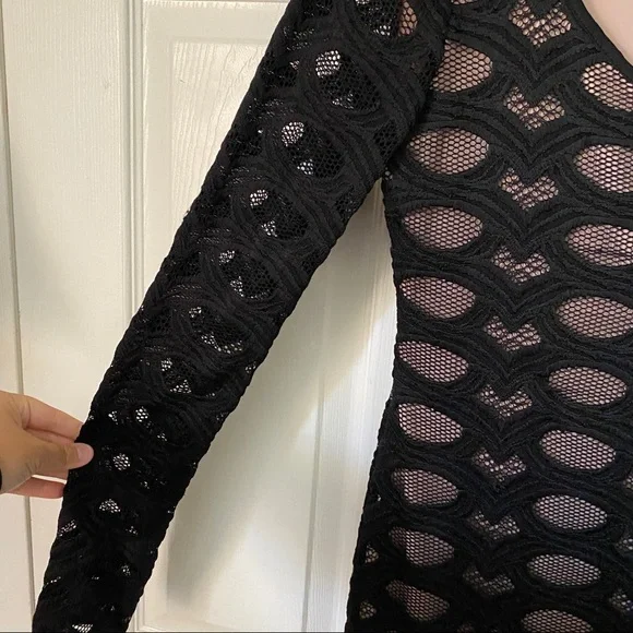 SOLD ON INSTA - Picture 2 of 3